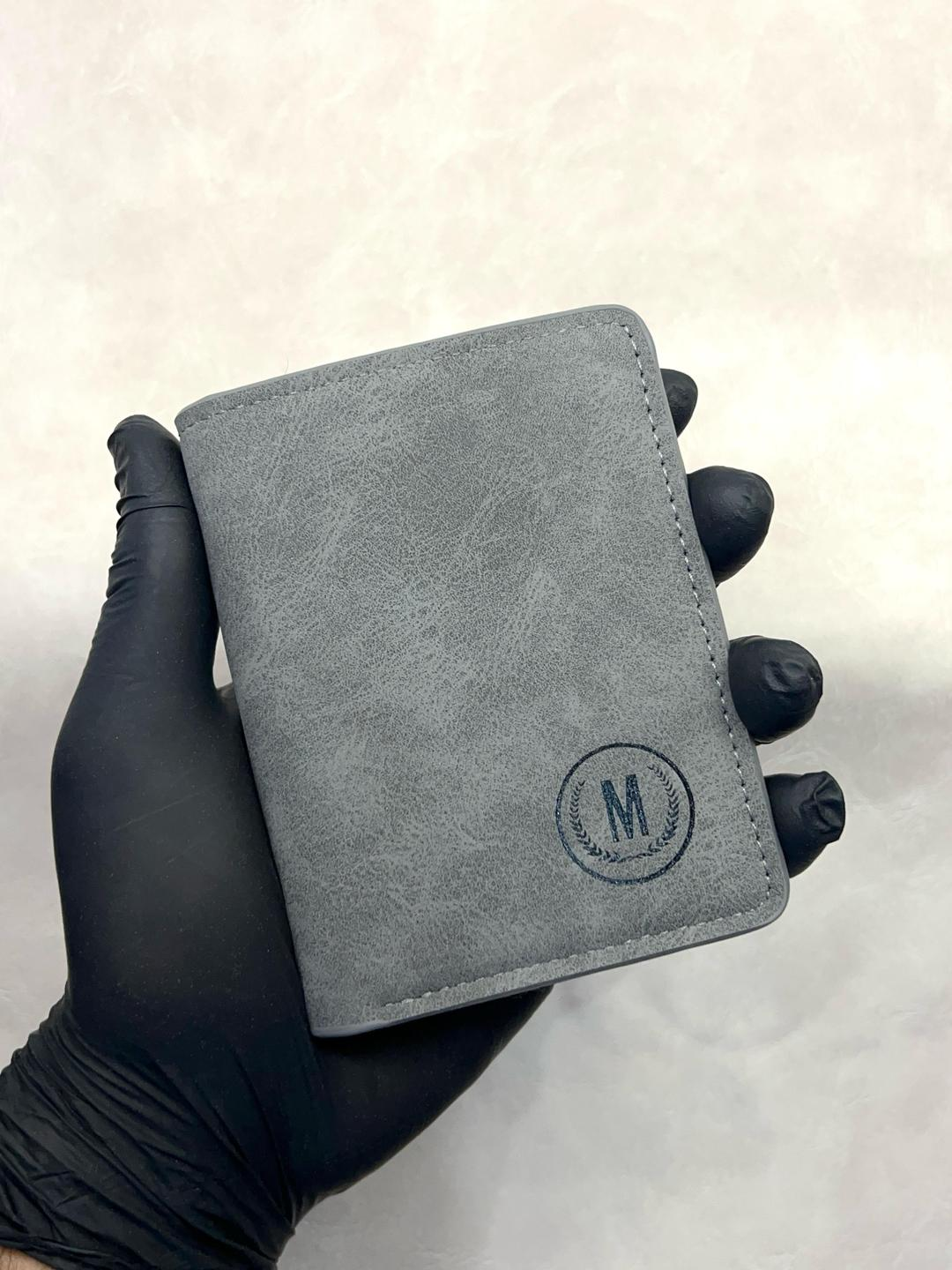 Stylish Men's Leather Bi-Fold Wallet