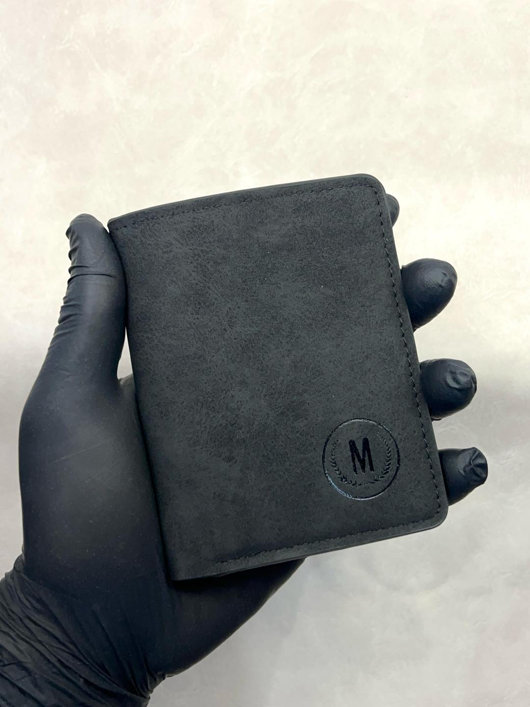 Stylish Men's Leather Bi-Fold Wallet